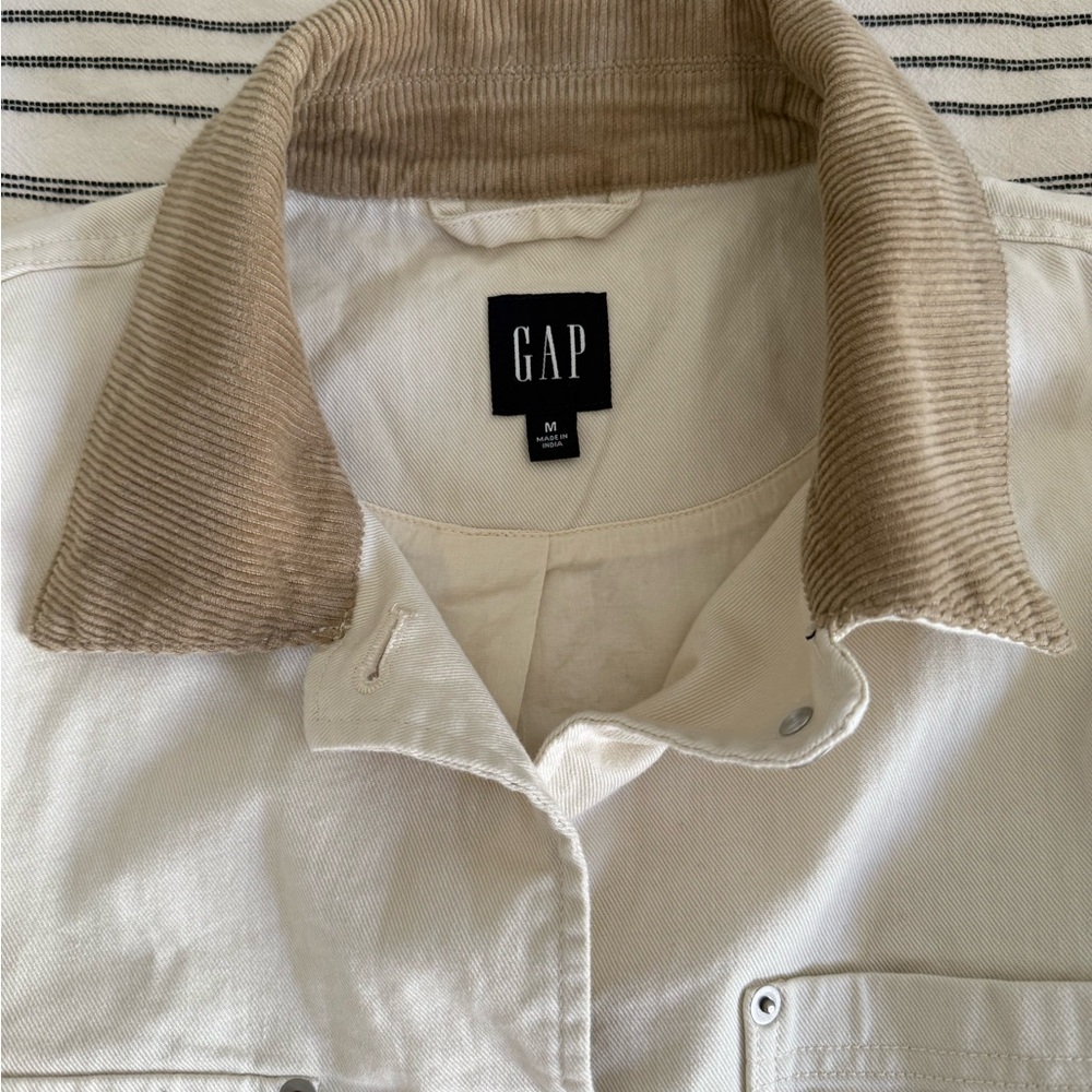 GAP Corduroy-Collar Barn Jacket - Picture 2 of 3
